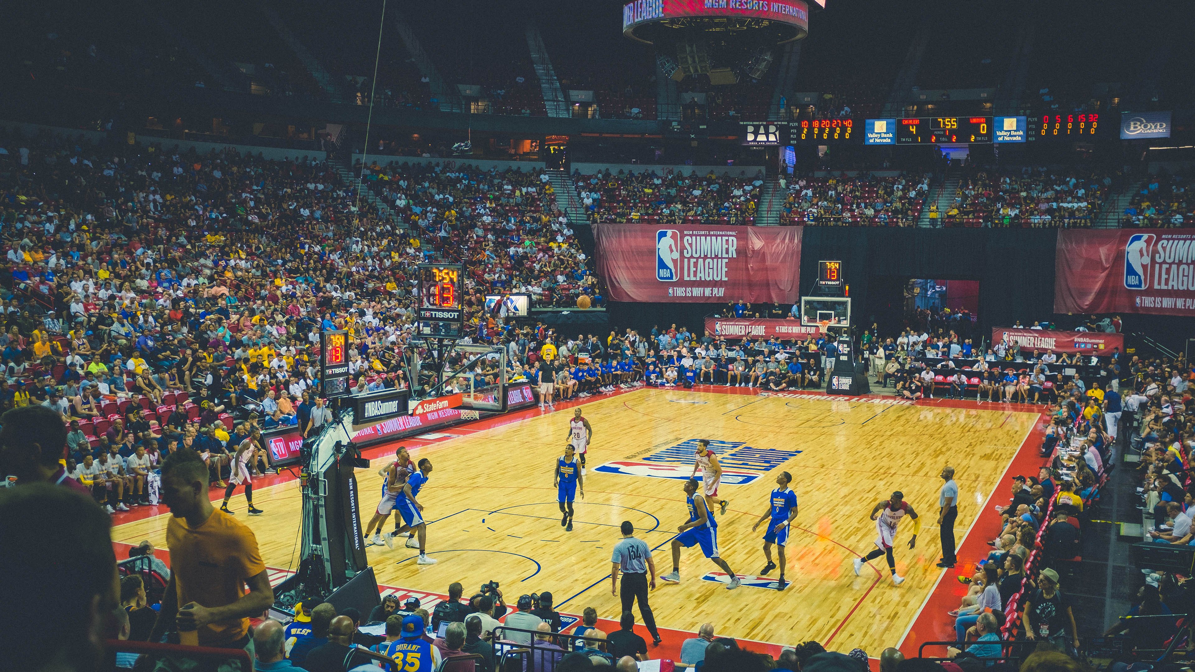 体育焦点评论板块更新上线，体育热点查询